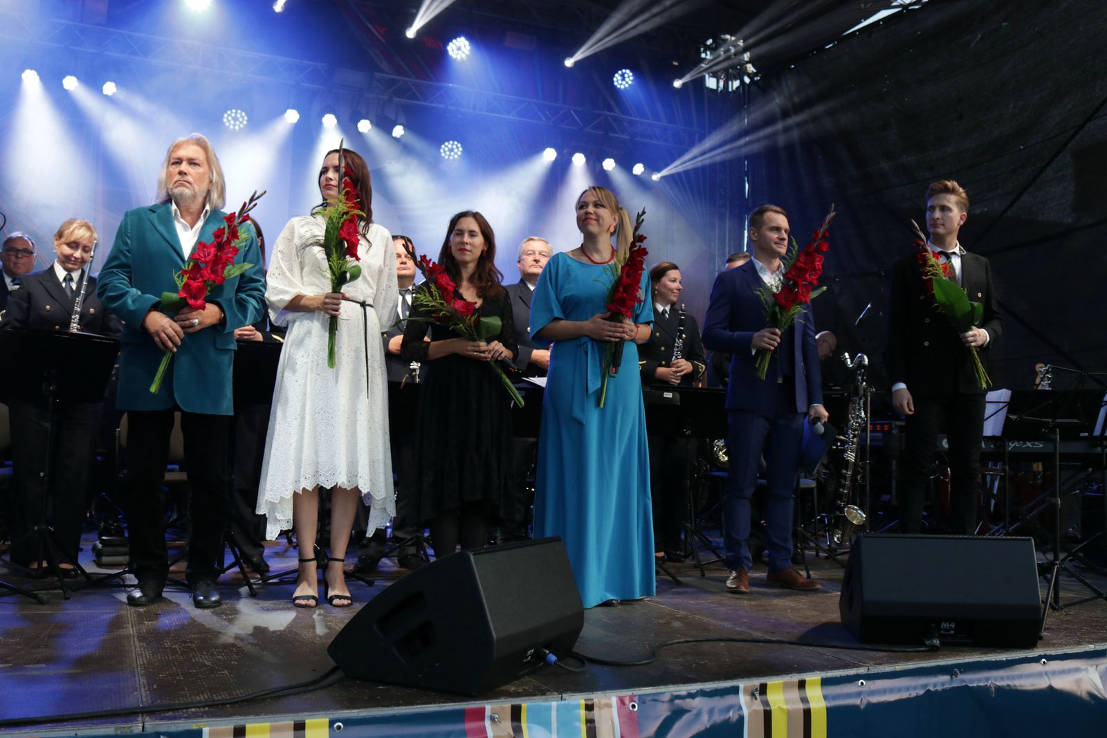 Mööda piiri